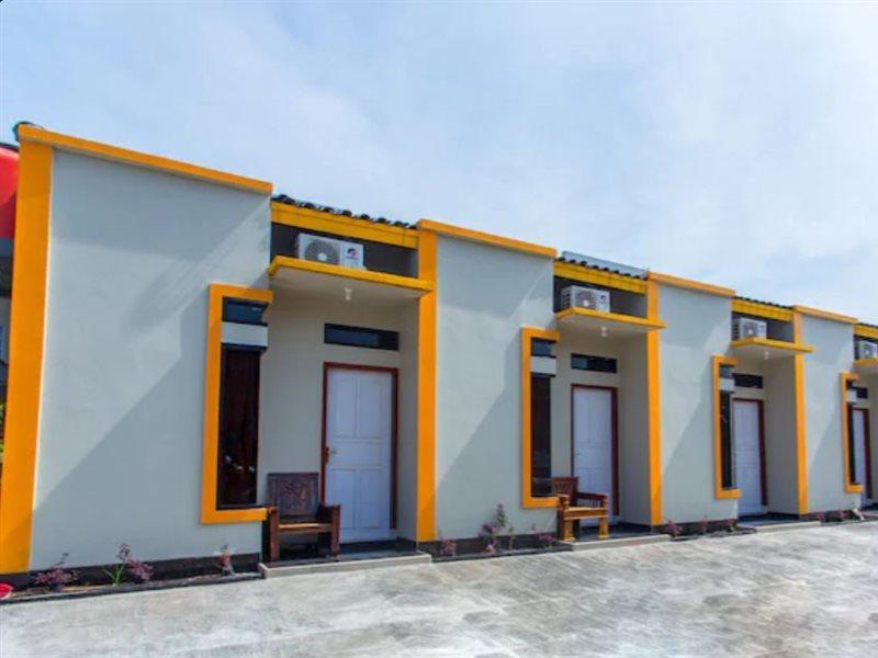 Hotel Vaccinated Staff - OYO 2873 Griya Annisa Tegal  Exterior foto