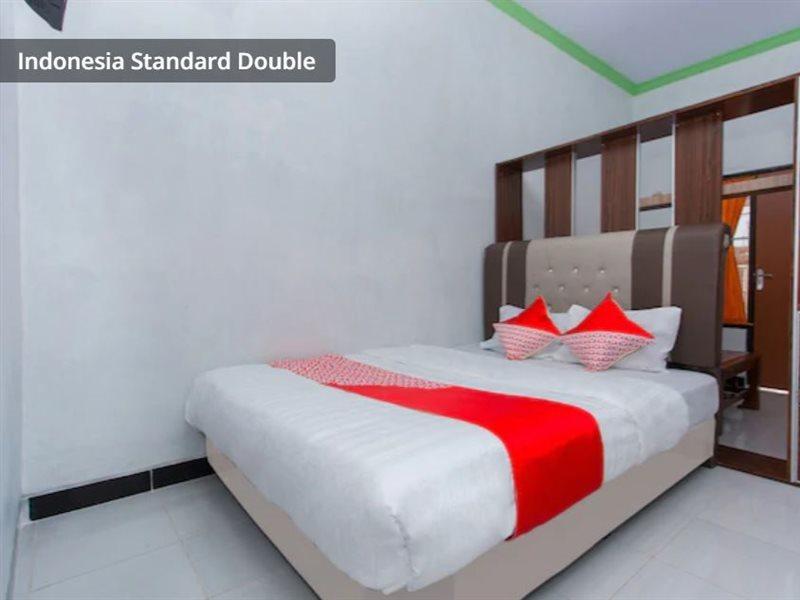 Hotel Vaccinated Staff - OYO 2873 Griya Annisa Tegal  Exterior foto