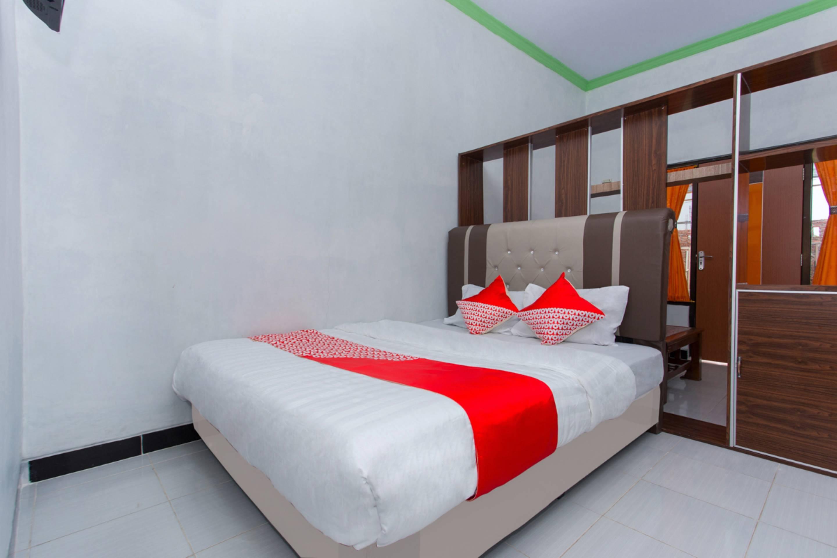 Hotel Vaccinated Staff - OYO 2873 Griya Annisa Tegal  Exterior foto
