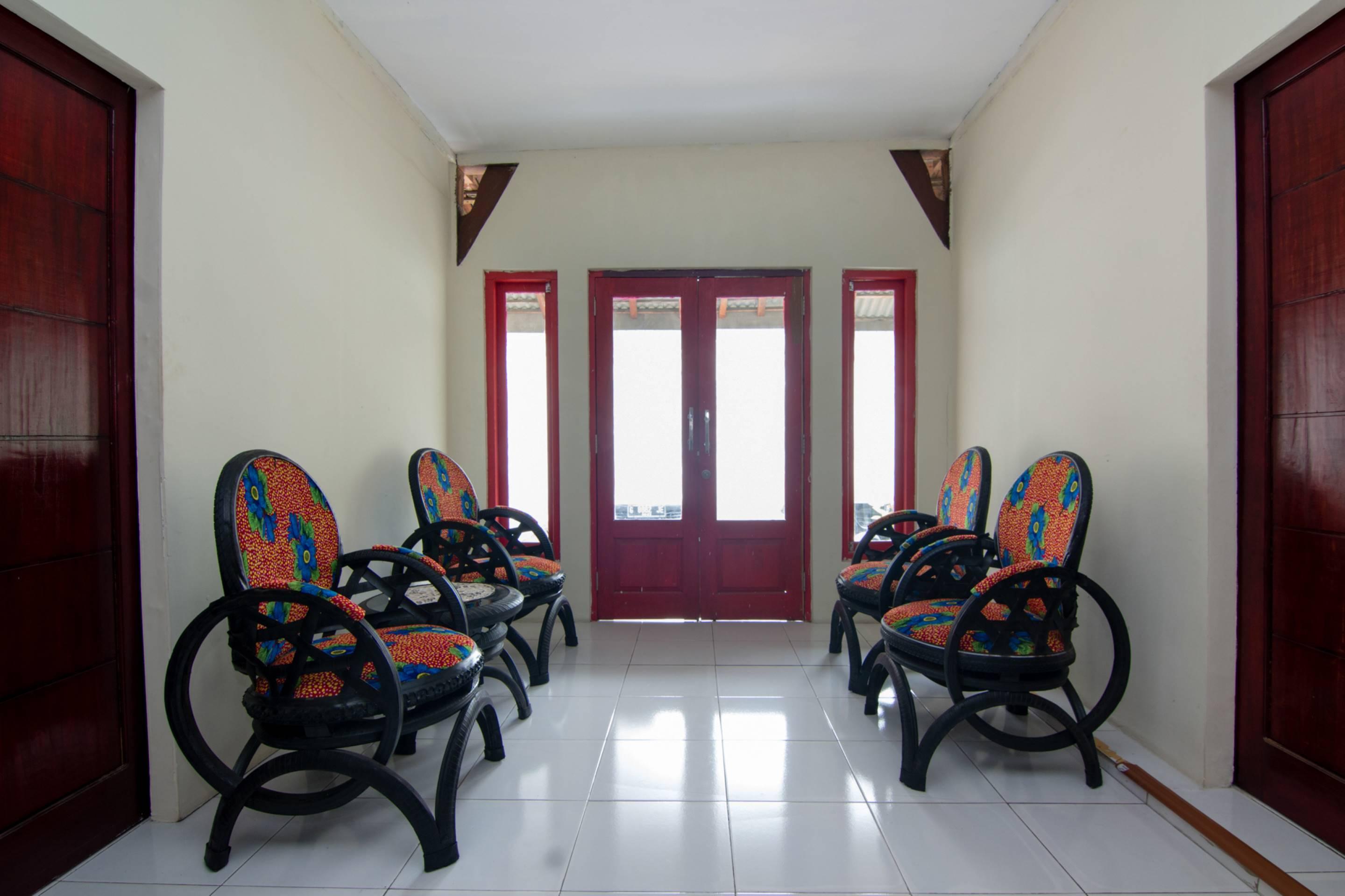 Hotel Vaccinated Staff - OYO 2873 Griya Annisa Tegal  Exterior foto