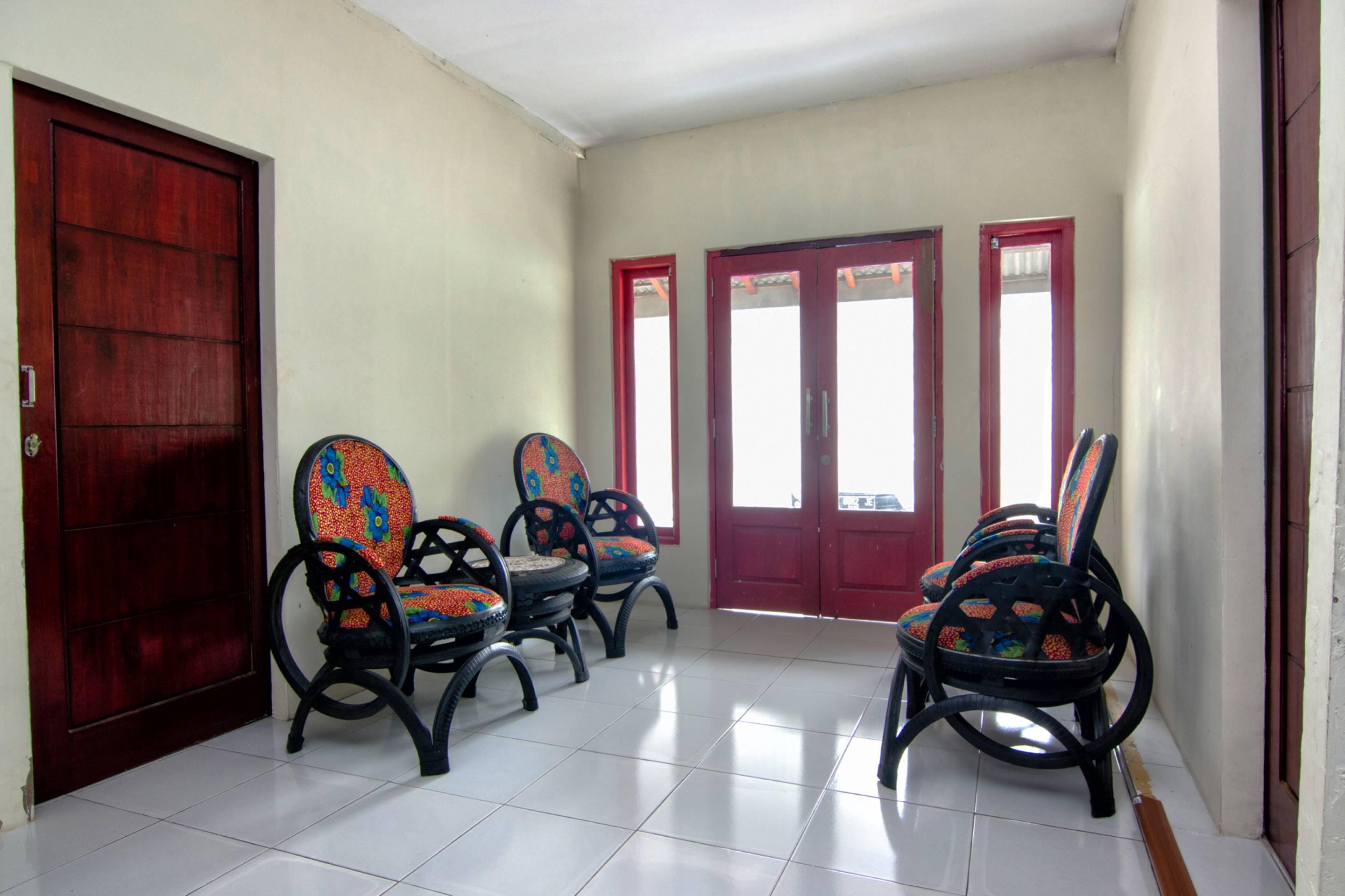 Hotel Vaccinated Staff - OYO 2873 Griya Annisa Tegal  Exterior foto
