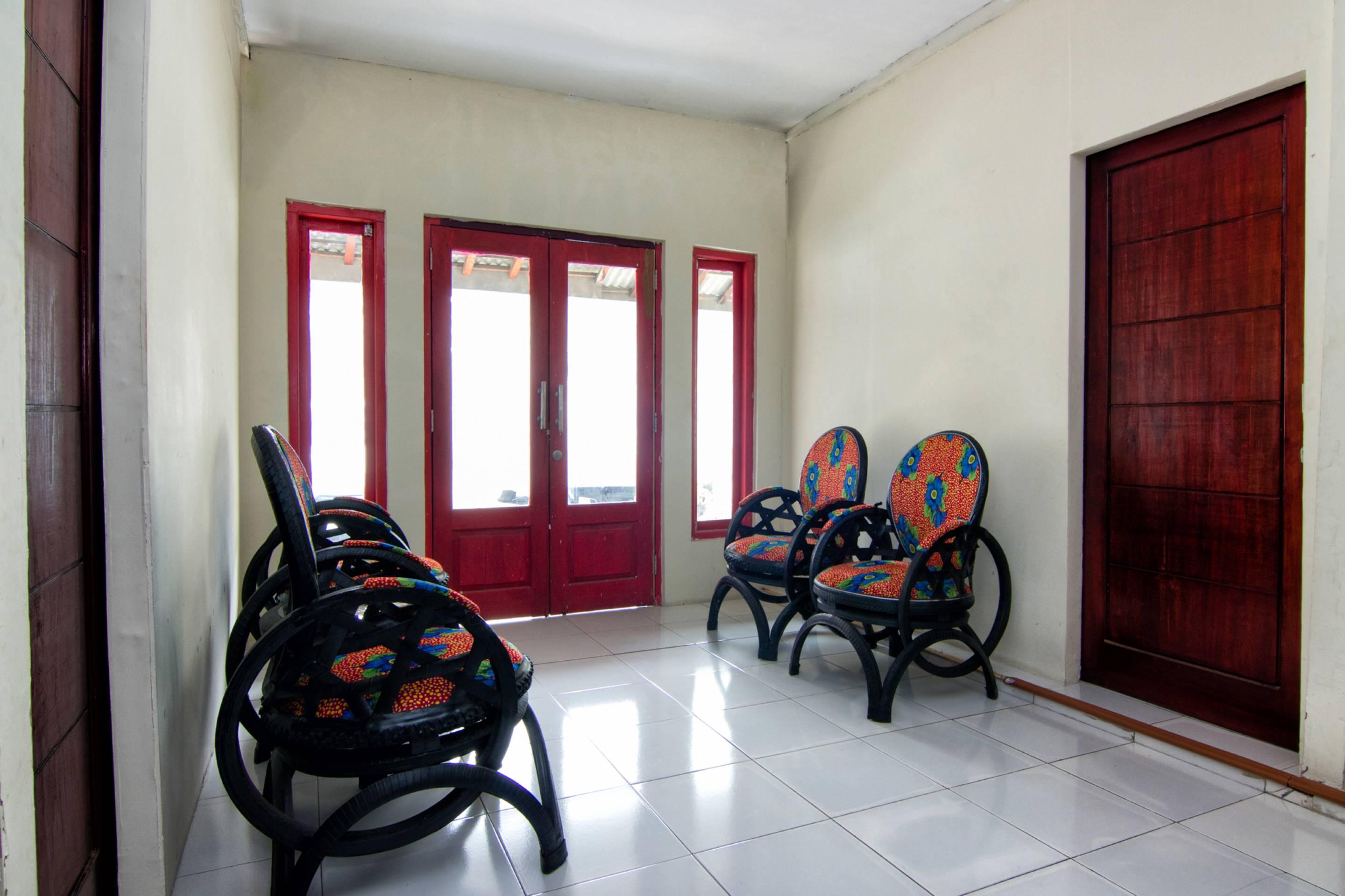 Hotel Vaccinated Staff - OYO 2873 Griya Annisa Tegal  Exterior foto