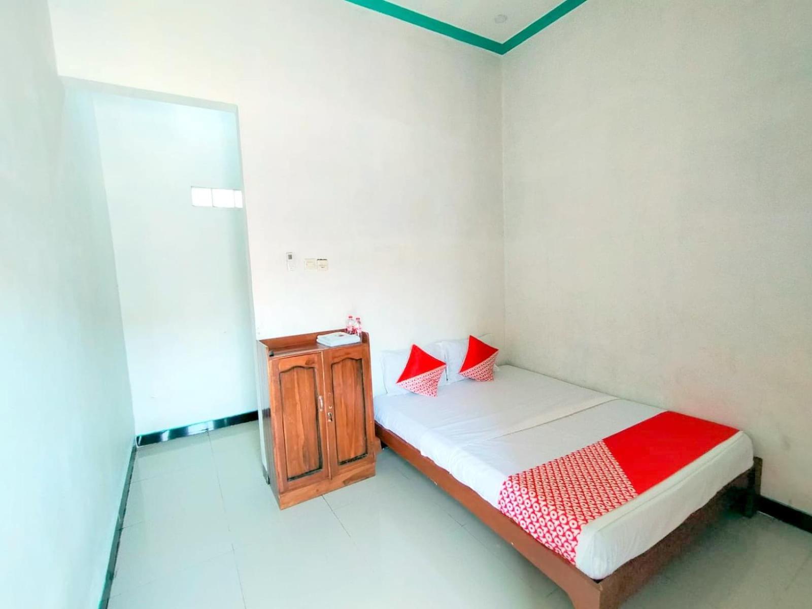 Hotel Vaccinated Staff - OYO 2873 Griya Annisa Tegal  Exterior foto
