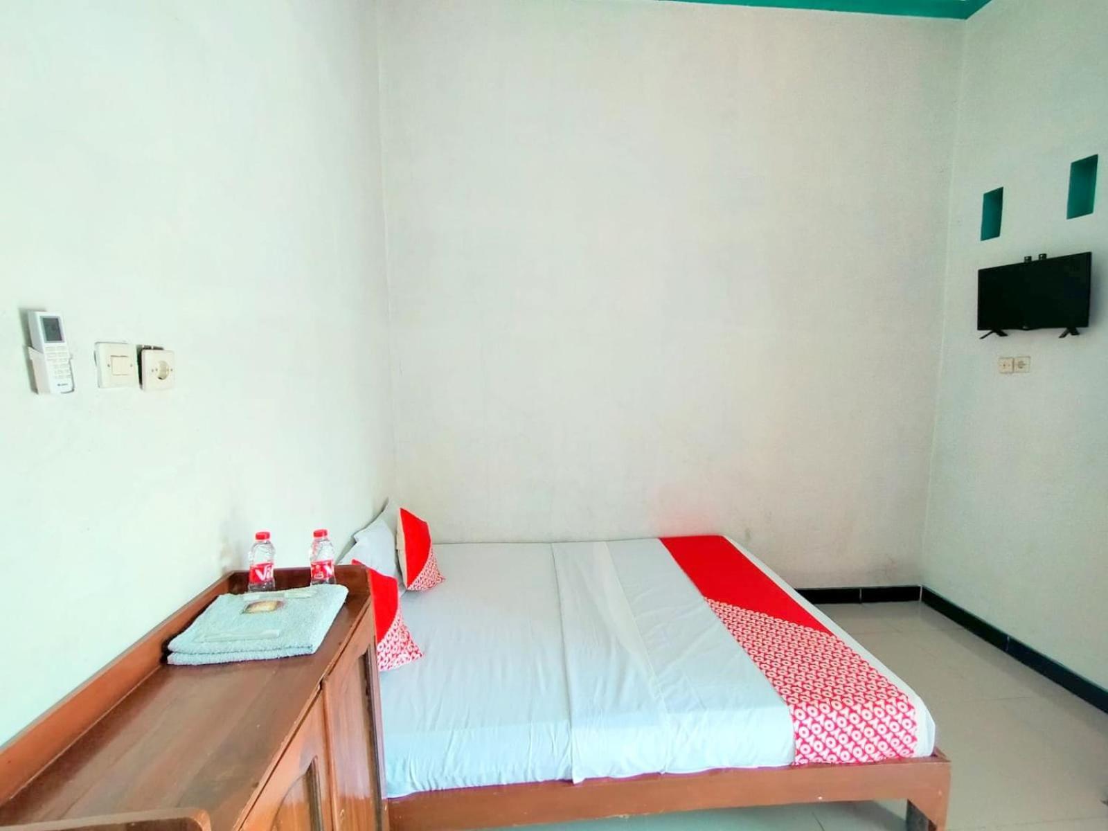 Hotel Vaccinated Staff - OYO 2873 Griya Annisa Tegal  Exterior foto