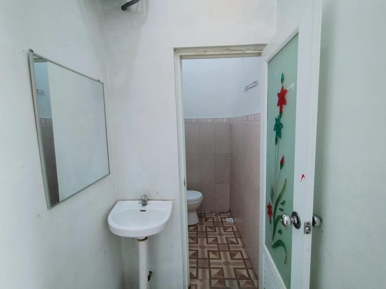 Hotel Vaccinated Staff - OYO 2873 Griya Annisa Tegal  Exterior foto
