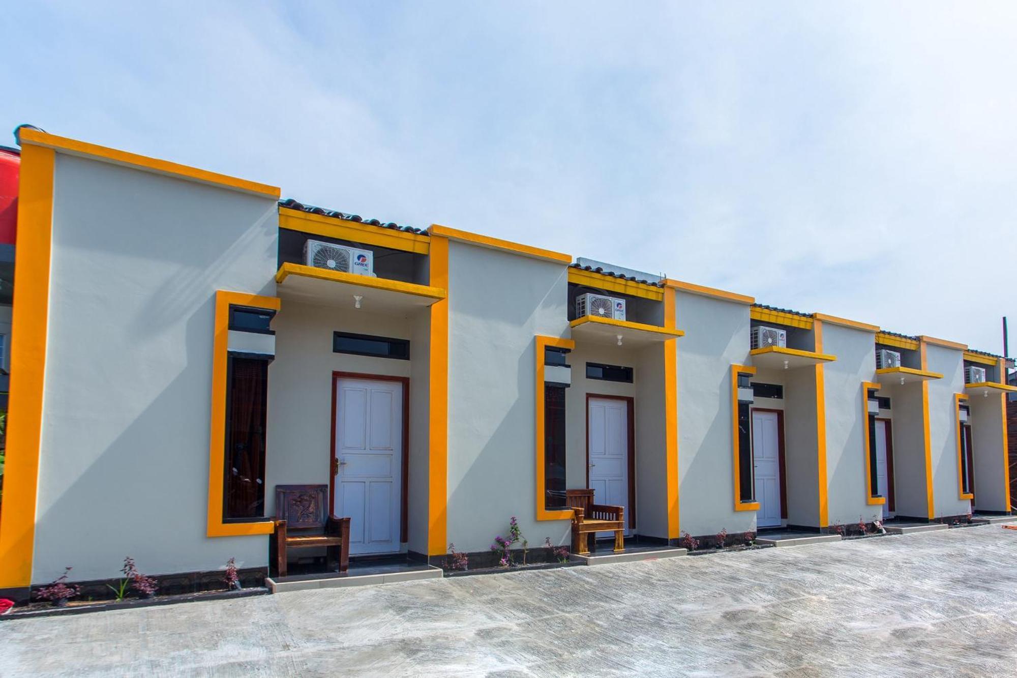 Hotel Vaccinated Staff - OYO 2873 Griya Annisa Tegal  Exterior foto