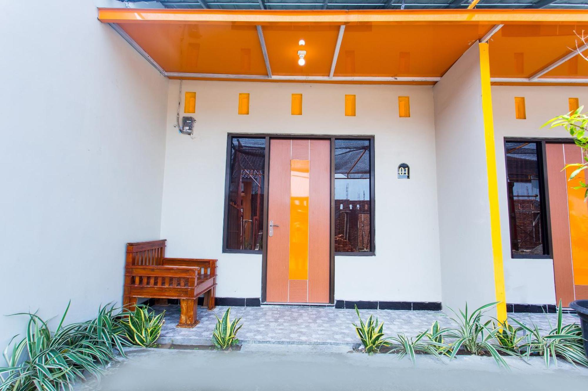 Hotel Vaccinated Staff - OYO 2873 Griya Annisa Tegal  Exterior foto